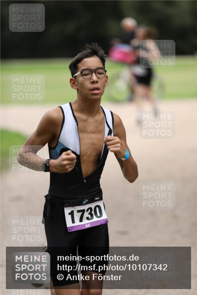 30.08.2026 - Elbe Triathlon Hamburg Antke Förster http://msf.ph/oto/10107342 30.08.2026 12:39:24 Laufen 1730 meine-sportfotos.de