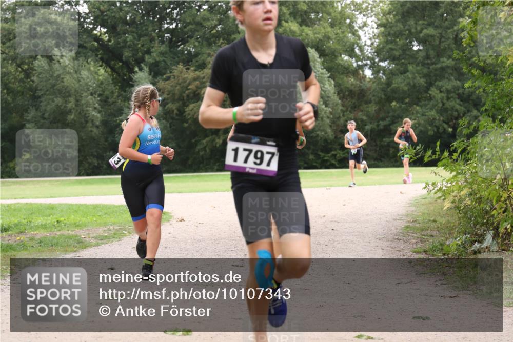 30.08.2026 - Elbe Triathlon Hamburg Antke Förster http://msf.ph/oto/10107343 30.08.2026 12:52:45 Laufen 1797 meine-sportfotos.de