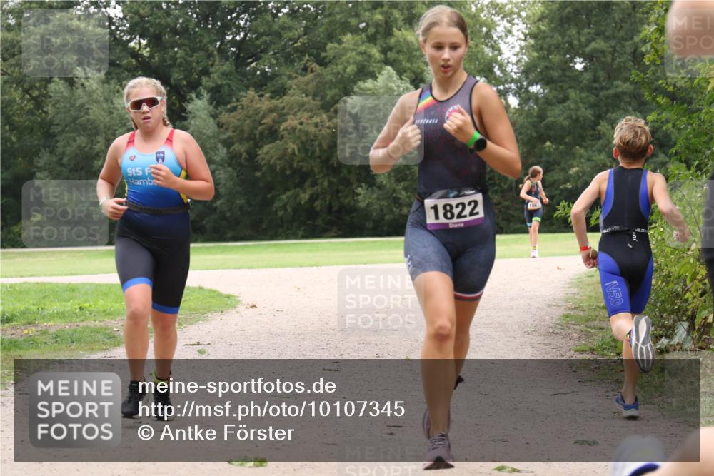 30.08.2026 - Elbe Triathlon Hamburg Antke Förster http://msf.ph/oto/10107345 30.08.2026 12:52:46 Laufen 1822, 50 meine-sportfotos.de