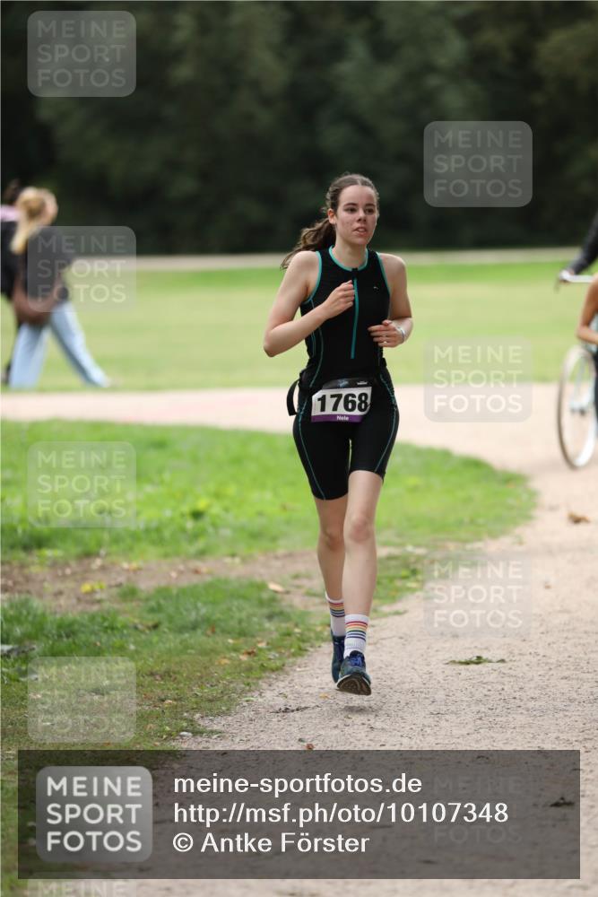 30.08.2026 - Elbe Triathlon Hamburg Antke Förster http://msf.ph/oto/10107348 30.08.2026 12:39:28 Laufen 1768 meine-sportfotos.de