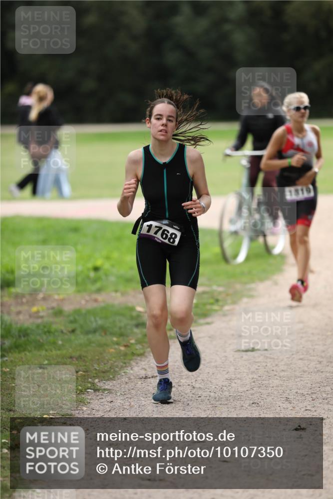 30.08.2026 - Elbe Triathlon Hamburg Antke Förster http://msf.ph/oto/10107350 30.08.2026 12:39:29 Laufen 1768, 1819 meine-sportfotos.de