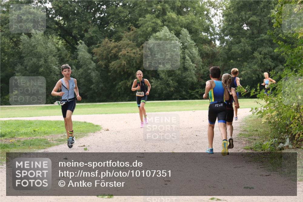 30.08.2026 - Elbe Triathlon Hamburg Antke Förster http://msf.ph/oto/10107351 30.08.2026 12:52:50 Laufen 1863 meine-sportfotos.de