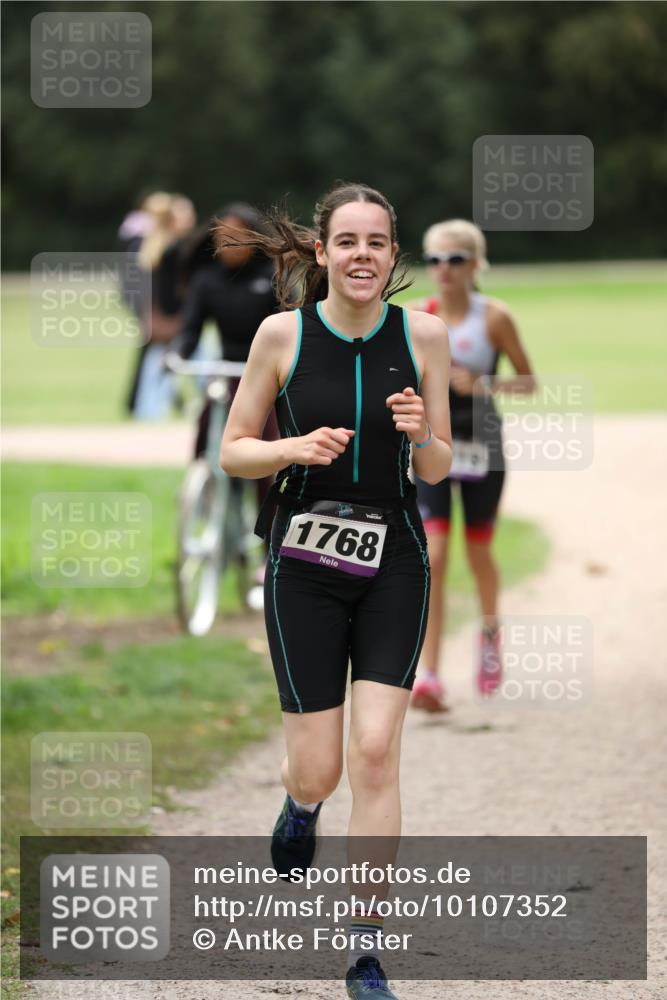 30.08.2026 - Elbe Triathlon Hamburg Antke Förster http://msf.ph/oto/10107352 30.08.2026 12:39:30 Laufen 1768 meine-sportfotos.de