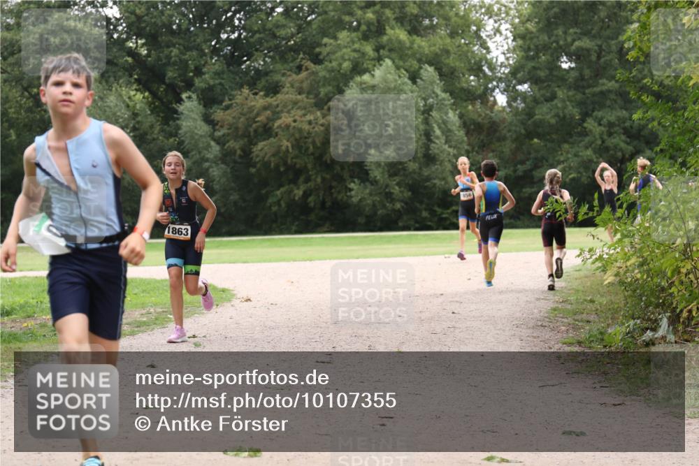 30.08.2026 - Elbe Triathlon Hamburg Antke Förster http://msf.ph/oto/10107355 30.08.2026 12:52:52 Laufen 1863, 1856 meine-sportfotos.de