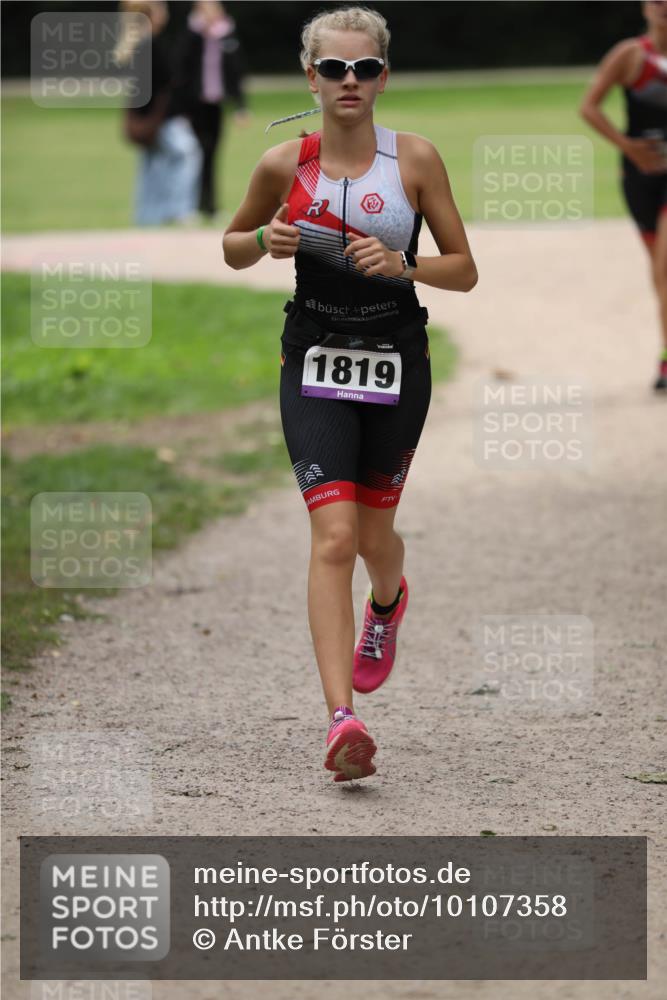 30.08.2026 - Elbe Triathlon Hamburg Antke Förster http://msf.ph/oto/10107358 30.08.2026 12:39:32 Laufen 1819 meine-sportfotos.de