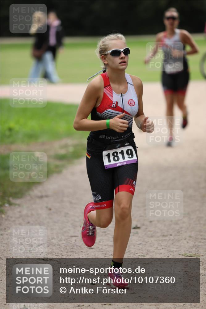 30.08.2026 - Elbe Triathlon Hamburg Antke Förster http://msf.ph/oto/10107360 30.08.2026 12:39:32 Laufen 1819 meine-sportfotos.de