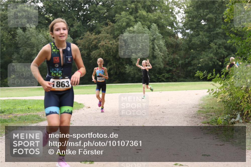 30.08.2026 - Elbe Triathlon Hamburg Antke Förster http://msf.ph/oto/10107361 30.08.2026 12:52:55 Laufen 1863, 1856 meine-sportfotos.de