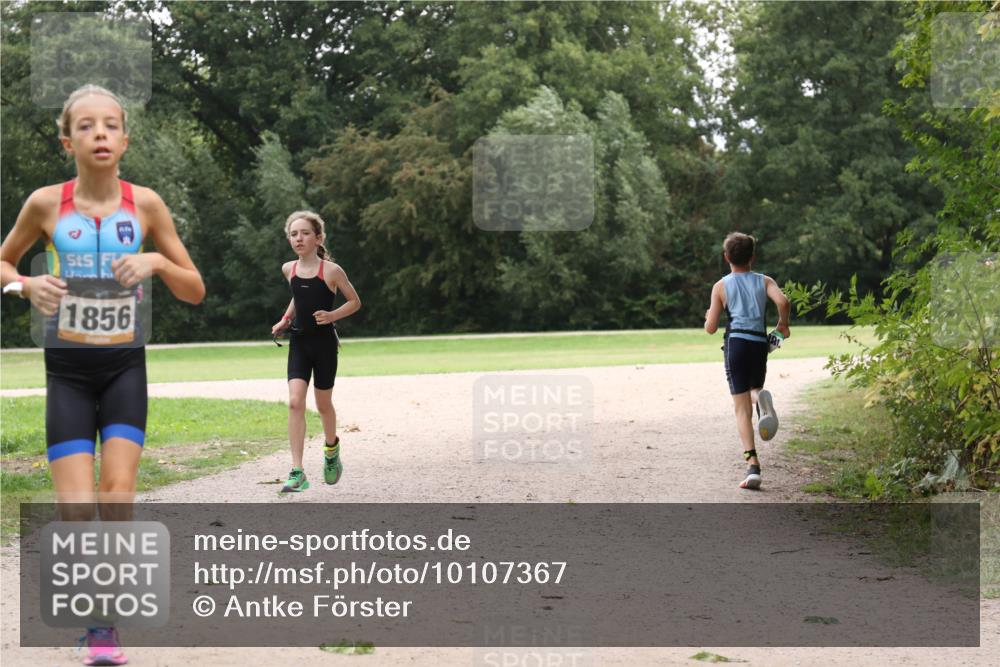 30.08.2026 - Elbe Triathlon Hamburg Antke Förster http://msf.ph/oto/10107367 30.08.2026 12:52:59 Laufen 1856 meine-sportfotos.de