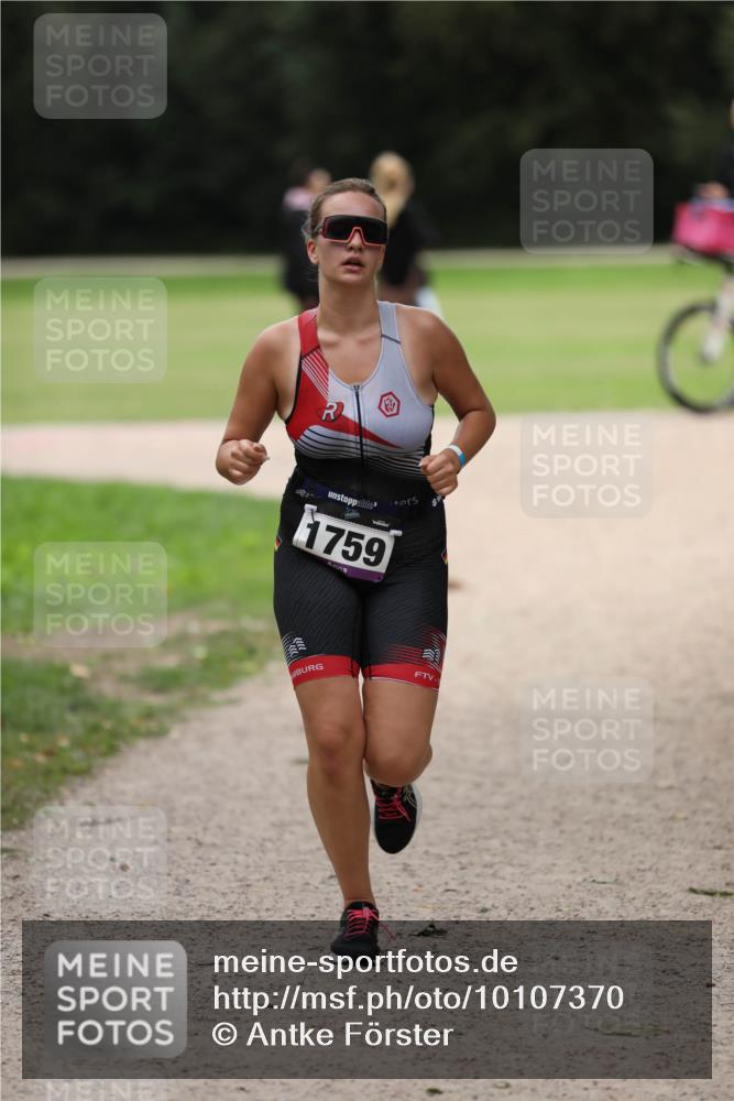 30.08.2026 - Elbe Triathlon Hamburg Antke Förster http://msf.ph/oto/10107370 30.08.2026 12:39:35 Laufen 1759 meine-sportfotos.de
