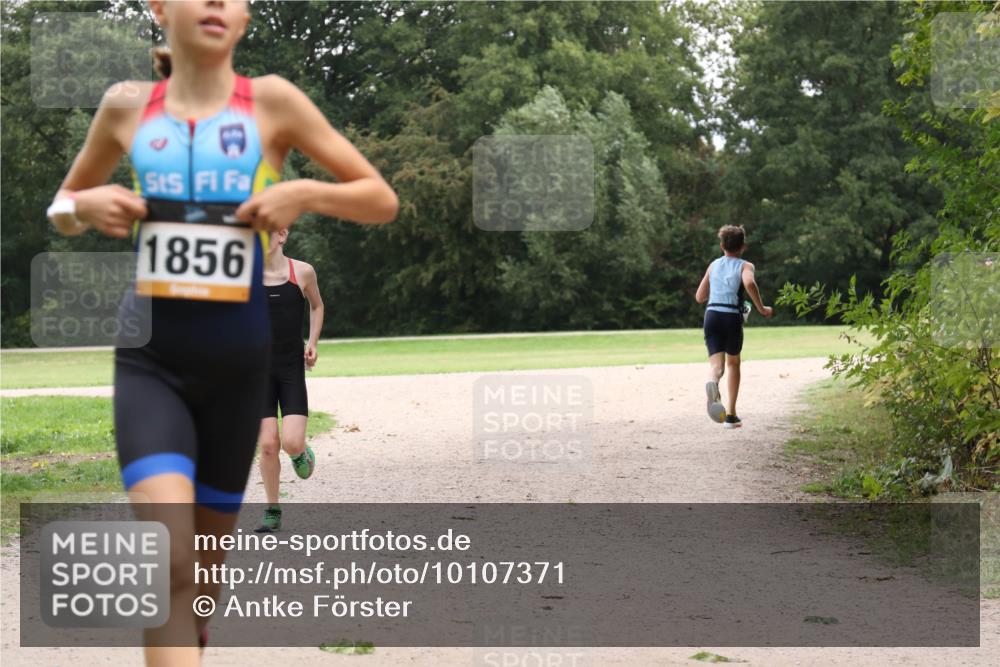 30.08.2026 - Elbe Triathlon Hamburg Antke Förster http://msf.ph/oto/10107371 30.08.2026 12:53:00 Laufen 1856 meine-sportfotos.de