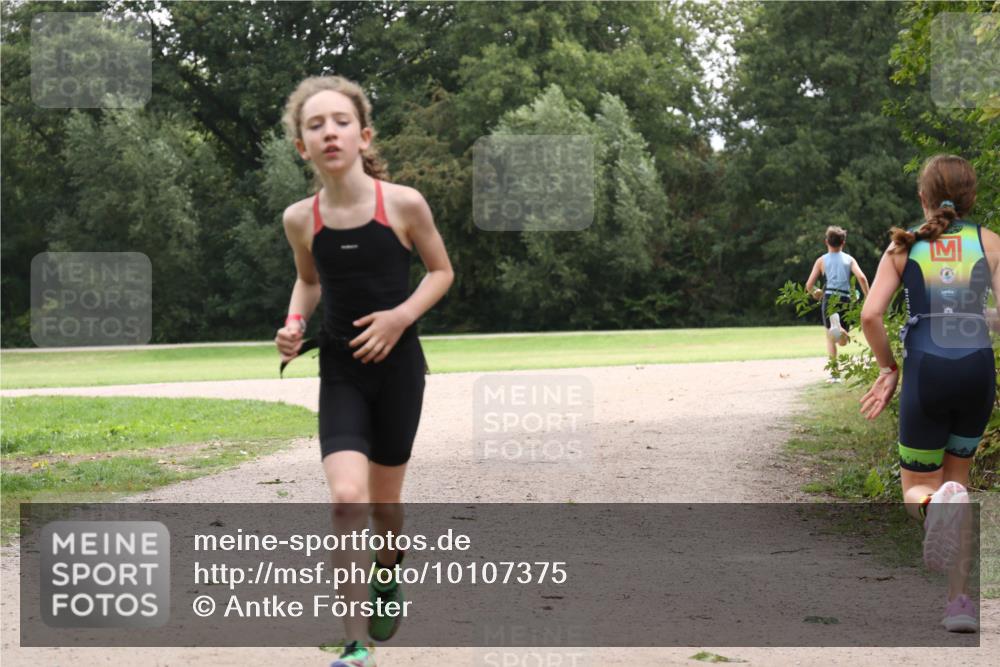 30.08.2026 - Elbe Triathlon Hamburg Antke Förster http://msf.ph/oto/10107375 30.08.2026 12:53:02 Laufen  meine-sportfotos.de