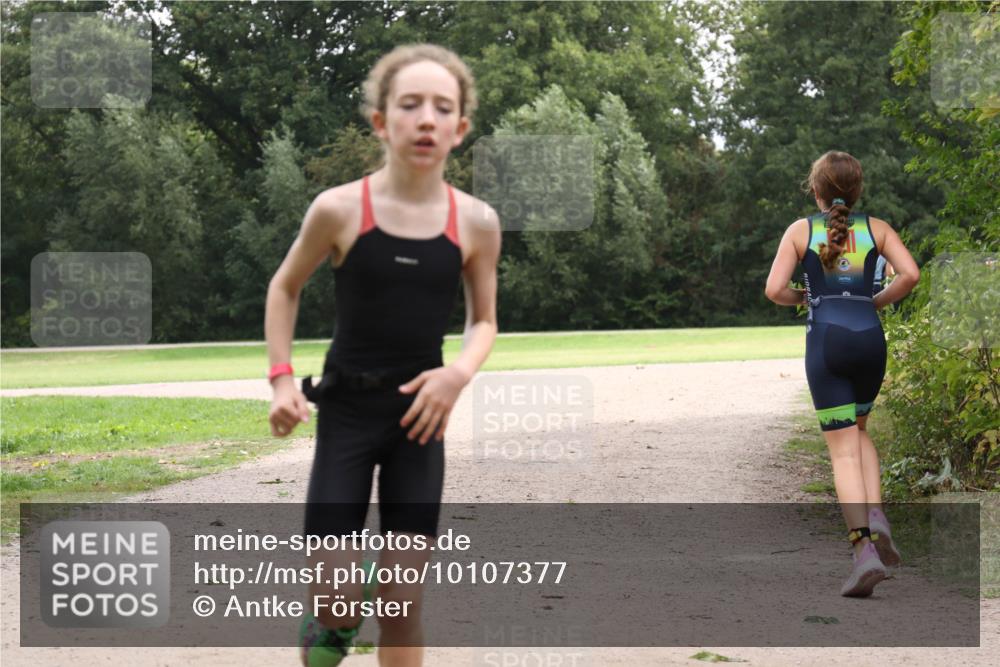 30.08.2026 - Elbe Triathlon Hamburg Antke Förster http://msf.ph/oto/10107377 30.08.2026 12:53:02 Laufen  meine-sportfotos.de