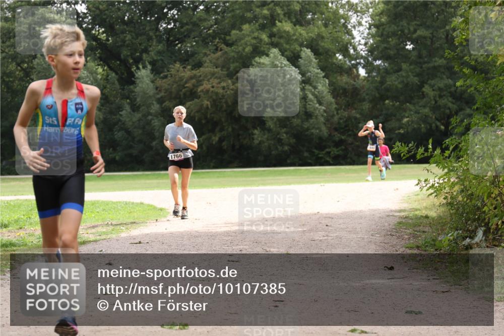 30.08.2026 - Elbe Triathlon Hamburg Antke Förster http://msf.ph/oto/10107385 30.08.2026 12:53:21 Laufen 1766 meine-sportfotos.de
