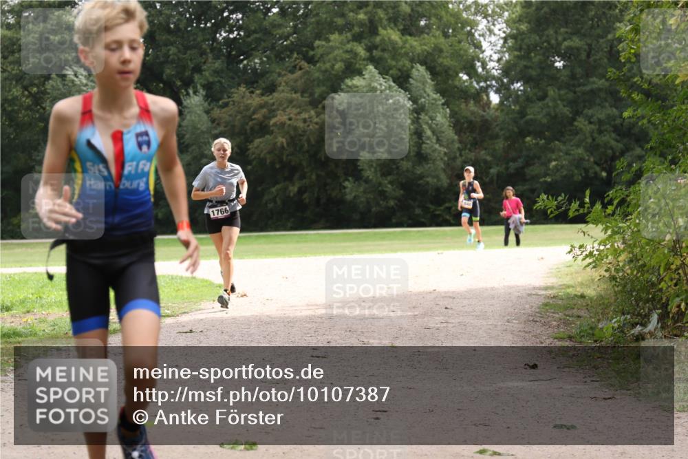 30.08.2026 - Elbe Triathlon Hamburg Antke Förster http://msf.ph/oto/10107387 30.08.2026 12:53:22 Laufen 1766 meine-sportfotos.de