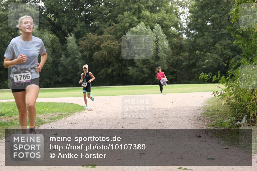 30.08.2026 - Elbe Triathlon Hamburg Antke Förster http://msf.ph/oto/10107389 30.08.2026 12:53:25 Laufen 1766, 840 meine-sportfotos.de
