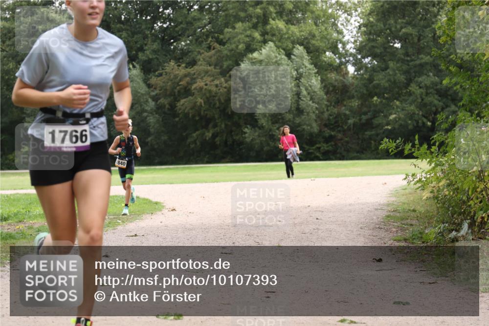 30.08.2026 - Elbe Triathlon Hamburg Antke Förster http://msf.ph/oto/10107393 30.08.2026 12:53:26 Laufen 1766, 1840 meine-sportfotos.de