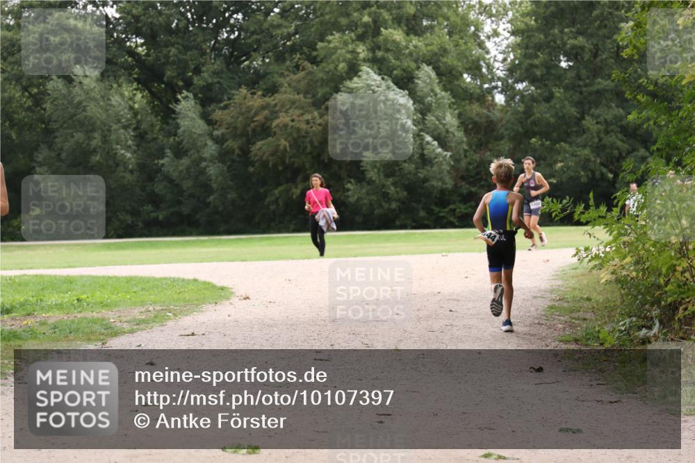 30.08.2026 - Elbe Triathlon Hamburg Antke Förster http://msf.ph/oto/10107397 30.08.2026 12:53:30 Laufen 150 meine-sportfotos.de
