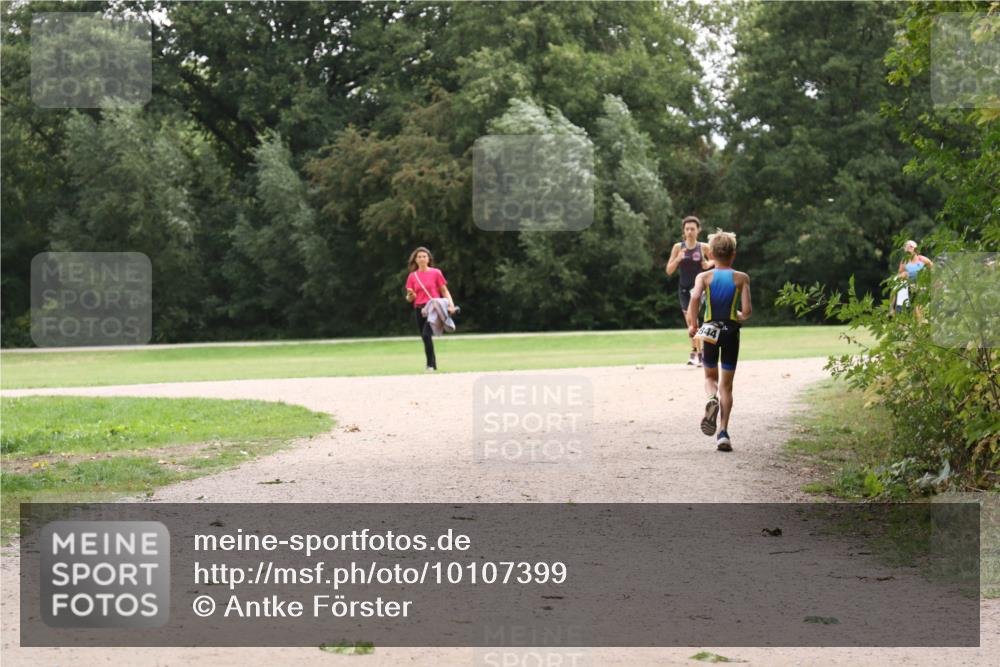 30.08.2026 - Elbe Triathlon Hamburg Antke Förster http://msf.ph/oto/10107399 30.08.2026 12:53:31 Laufen  meine-sportfotos.de