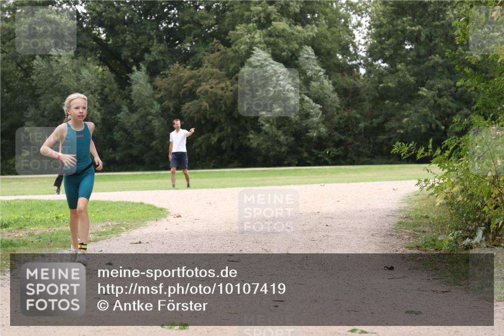 30.08.2026 - Elbe Triathlon Hamburg Antke Förster http://msf.ph/oto/10107419 30.08.2026 12:53:48 Laufen  meine-sportfotos.de
