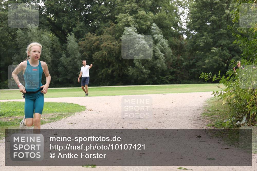 30.08.2026 - Elbe Triathlon Hamburg Antke Förster http://msf.ph/oto/10107421 30.08.2026 12:53:49 Laufen  meine-sportfotos.de