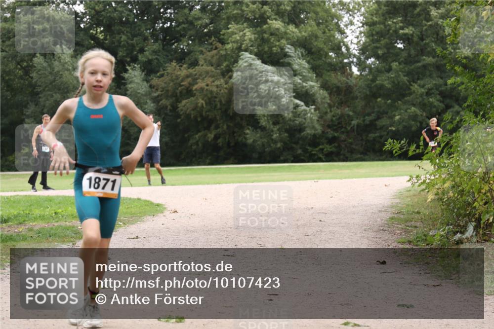 30.08.2026 - Elbe Triathlon Hamburg Antke Förster http://msf.ph/oto/10107423 30.08.2026 12:53:50 Laufen 1871 meine-sportfotos.de