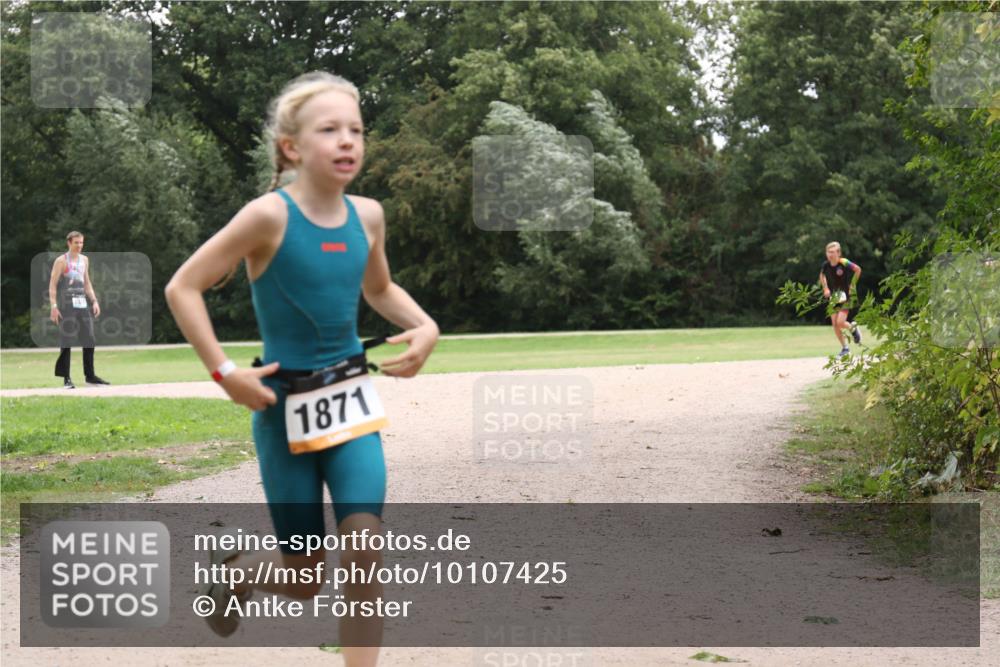 30.08.2026 - Elbe Triathlon Hamburg Antke Förster http://msf.ph/oto/10107425 30.08.2026 12:53:50 Laufen 1871 meine-sportfotos.de