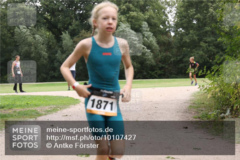 30.08.2026 - Elbe Triathlon Hamburg Antke Förster http://msf.ph/oto/10107427 30.08.2026 12:53:51 Laufen 1871 meine-sportfotos.de