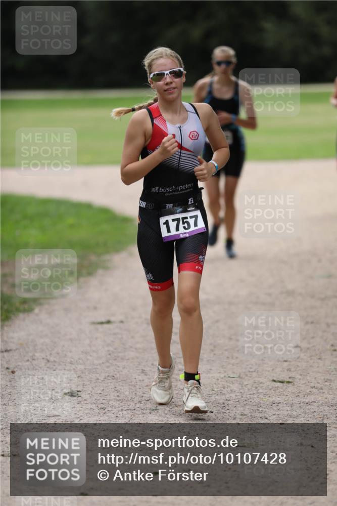 30.08.2026 - Elbe Triathlon Hamburg Antke Förster http://msf.ph/oto/10107428 30.08.2026 12:41:48 Laufen 23, 1757 meine-sportfotos.de