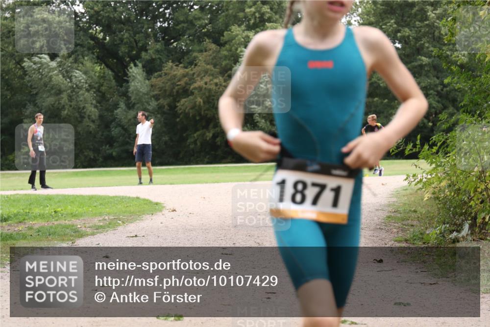 30.08.2026 - Elbe Triathlon Hamburg Antke Förster http://msf.ph/oto/10107429 30.08.2026 12:53:51 Laufen 1871 meine-sportfotos.de