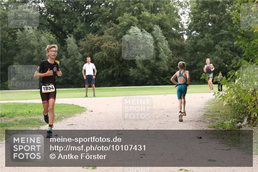 30.08.2026 - Elbe Triathlon Hamburg Antke Förster http://msf.ph/oto/10107431 30.08.2026 12:54:00 Laufen 1834 meine-sportfotos.de