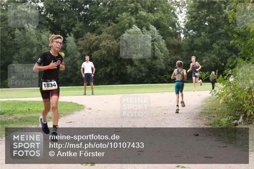30.08.2026 - Elbe Triathlon Hamburg Antke Förster http://msf.ph/oto/10107433 30.08.2026 12:54:00 Laufen 1834, 17 meine-sportfotos.de