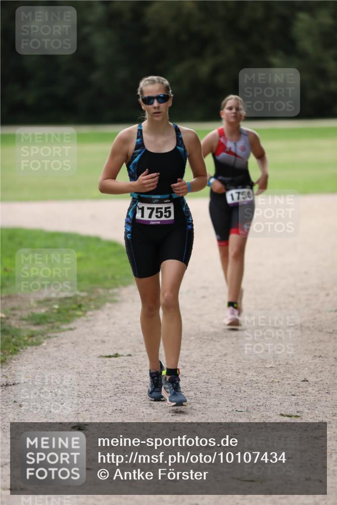 30.08.2026 - Elbe Triathlon Hamburg Antke Förster http://msf.ph/oto/10107434 30.08.2026 12:41:51 Laufen 1755, 1750 meine-sportfotos.de