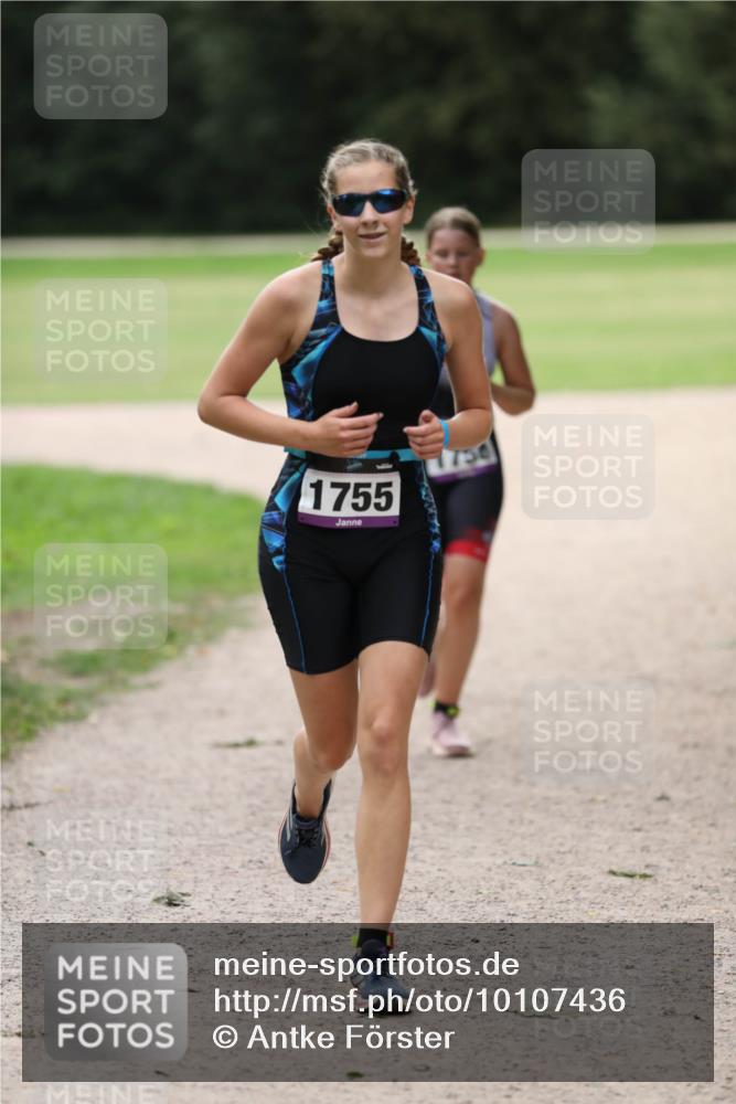 30.08.2026 - Elbe Triathlon Hamburg Antke Förster http://msf.ph/oto/10107436 30.08.2026 12:41:51 Laufen 1755, 7750 meine-sportfotos.de