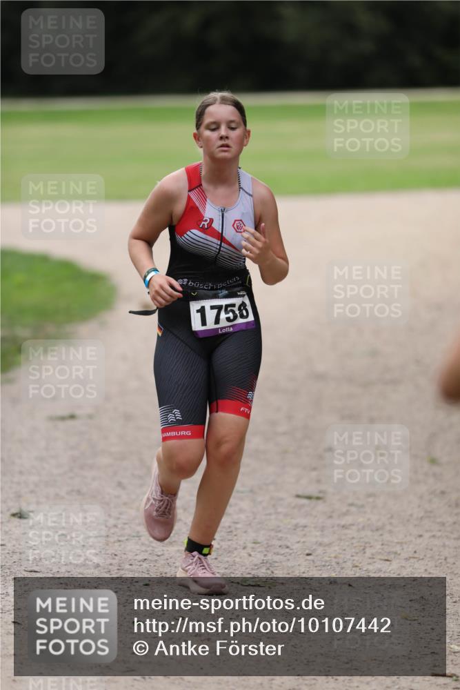 30.08.2026 - Elbe Triathlon Hamburg Antke Förster http://msf.ph/oto/10107442 30.08.2026 12:41:54 Laufen 1756 meine-sportfotos.de