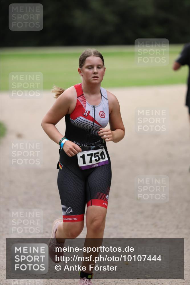 30.08.2026 - Elbe Triathlon Hamburg Antke Förster http://msf.ph/oto/10107444 30.08.2026 12:41:54 Laufen 1756 meine-sportfotos.de