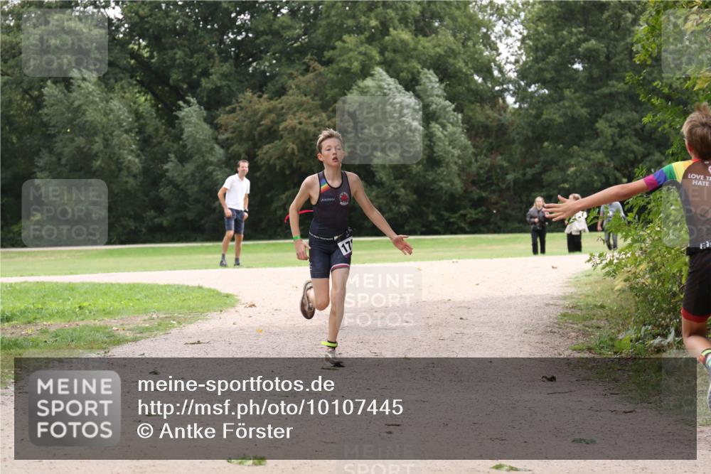 30.08.2026 - Elbe Triathlon Hamburg Antke Förster http://msf.ph/oto/10107445 30.08.2026 12:54:07 Laufen 17 meine-sportfotos.de