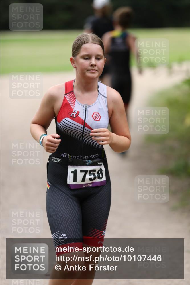 30.08.2026 - Elbe Triathlon Hamburg Antke Förster http://msf.ph/oto/10107446 30.08.2026 12:41:55 Laufen 1756 meine-sportfotos.de