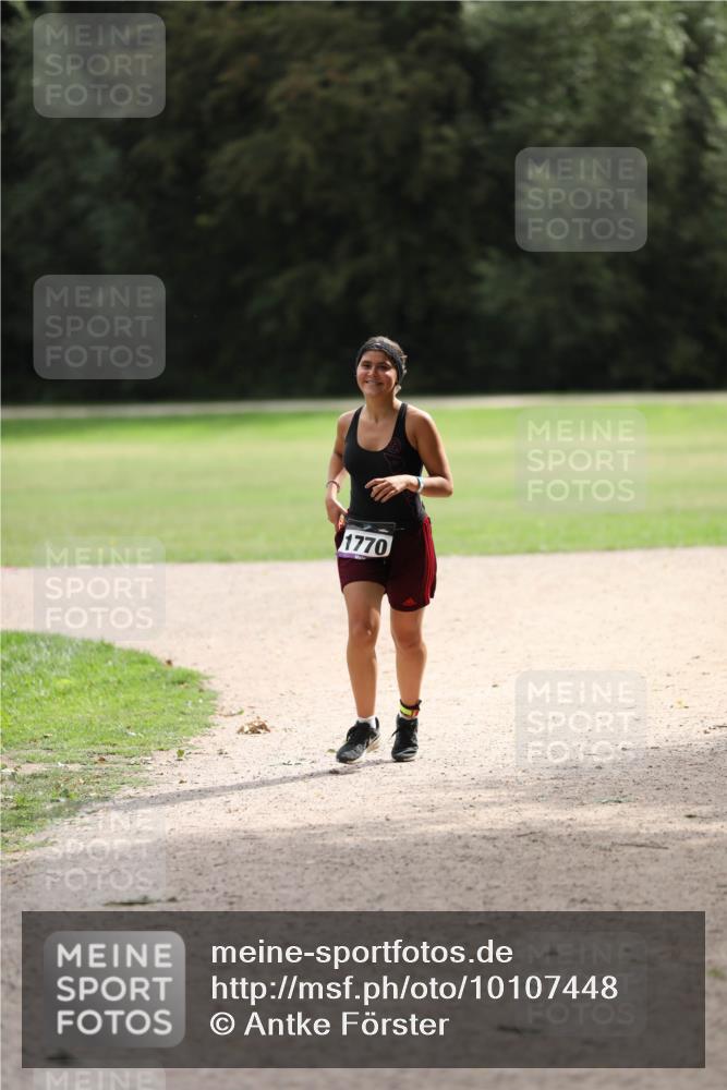 30.08.2026 - Elbe Triathlon Hamburg Antke Förster http://msf.ph/oto/10107448 30.08.2026 12:47:30 Laufen 1770 meine-sportfotos.de