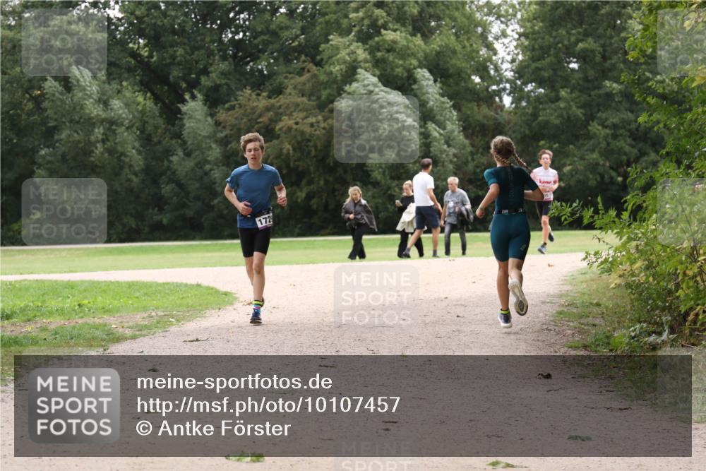 30.08.2026 - Elbe Triathlon Hamburg Antke Förster http://msf.ph/oto/10107457 30.08.2026 12:54:16 Laufen 1729 meine-sportfotos.de