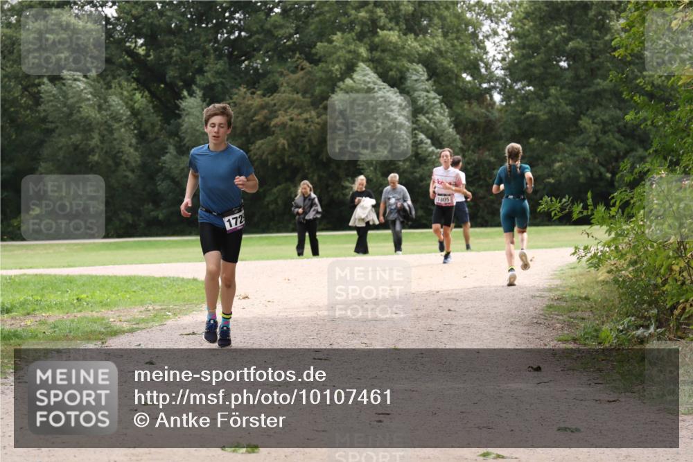 30.08.2026 - Elbe Triathlon Hamburg Antke Förster http://msf.ph/oto/10107461 30.08.2026 12:54:18 Laufen 172, 1805 meine-sportfotos.de