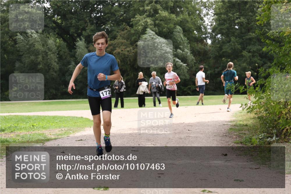 30.08.2026 - Elbe Triathlon Hamburg Antke Förster http://msf.ph/oto/10107463 30.08.2026 12:54:19 Laufen 1729, 1805 meine-sportfotos.de