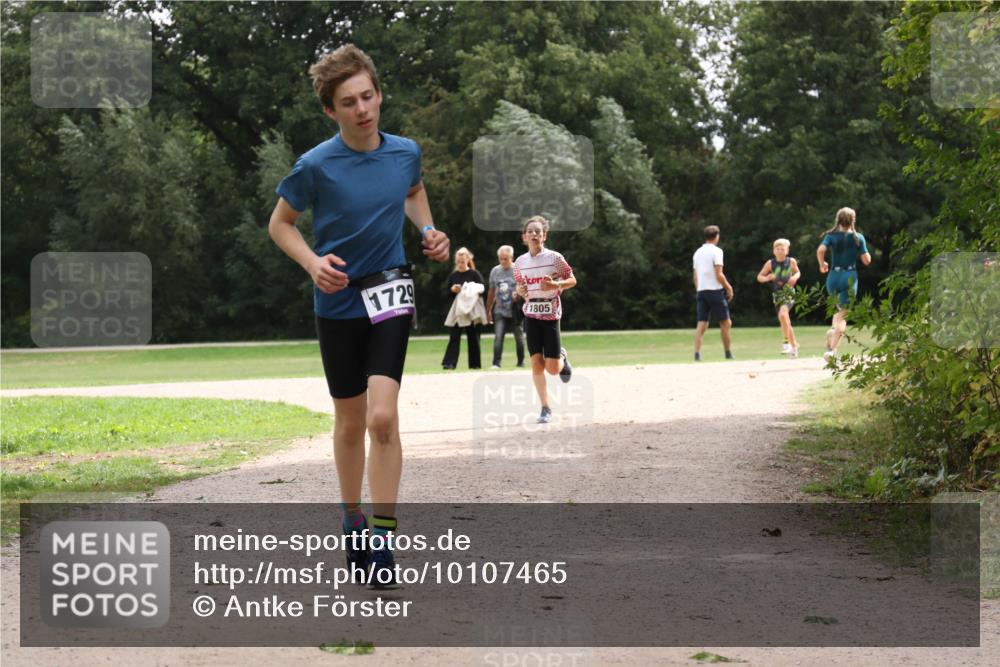 30.08.2026 - Elbe Triathlon Hamburg Antke Förster http://msf.ph/oto/10107465 30.08.2026 12:54:20 Laufen 1729, 1805 meine-sportfotos.de