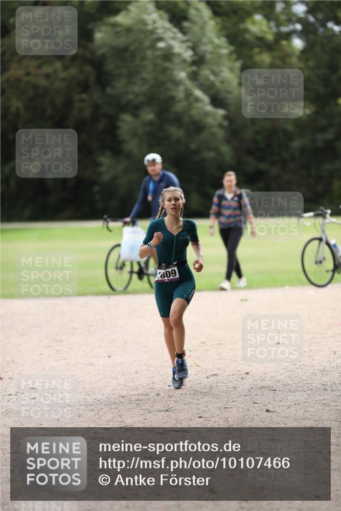 30.08.2026 - Elbe Triathlon Hamburg Antke Förster http://msf.ph/oto/10107466 30.08.2026 12:47:46 Laufen 809 meine-sportfotos.de