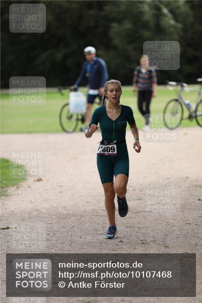 30.08.2026 - Elbe Triathlon Hamburg Antke Förster http://msf.ph/oto/10107468 30.08.2026 12:47:48 Laufen 7809 meine-sportfotos.de