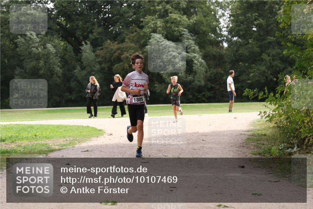30.08.2026 - Elbe Triathlon Hamburg Antke Förster http://msf.ph/oto/10107469 30.08.2026 12:54:22 Laufen 1805 meine-sportfotos.de