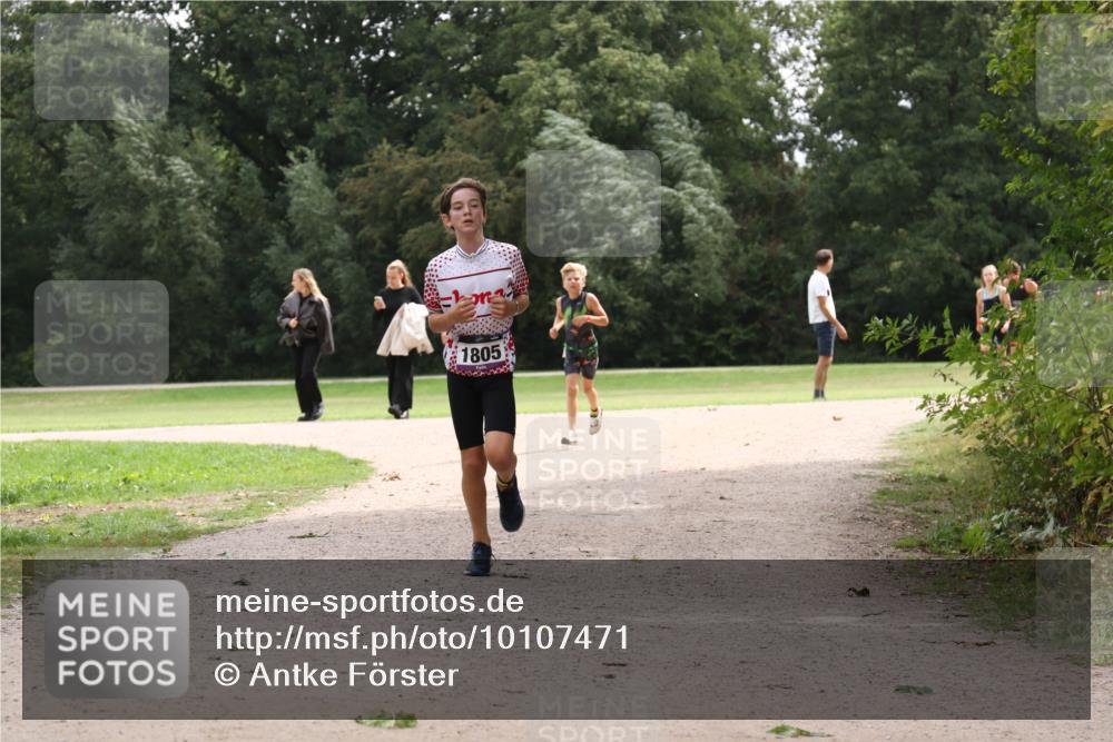 30.08.2026 - Elbe Triathlon Hamburg Antke Förster http://msf.ph/oto/10107471 30.08.2026 12:54:23 Laufen 1805 meine-sportfotos.de