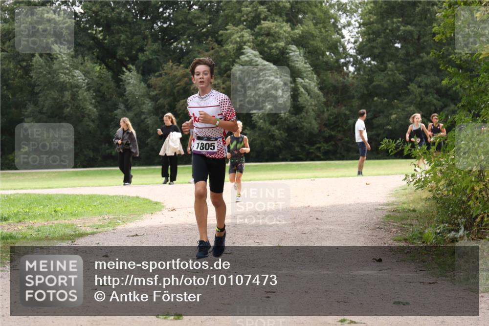 30.08.2026 - Elbe Triathlon Hamburg Antke Förster http://msf.ph/oto/10107473 30.08.2026 12:54:23 Laufen 1805 meine-sportfotos.de
