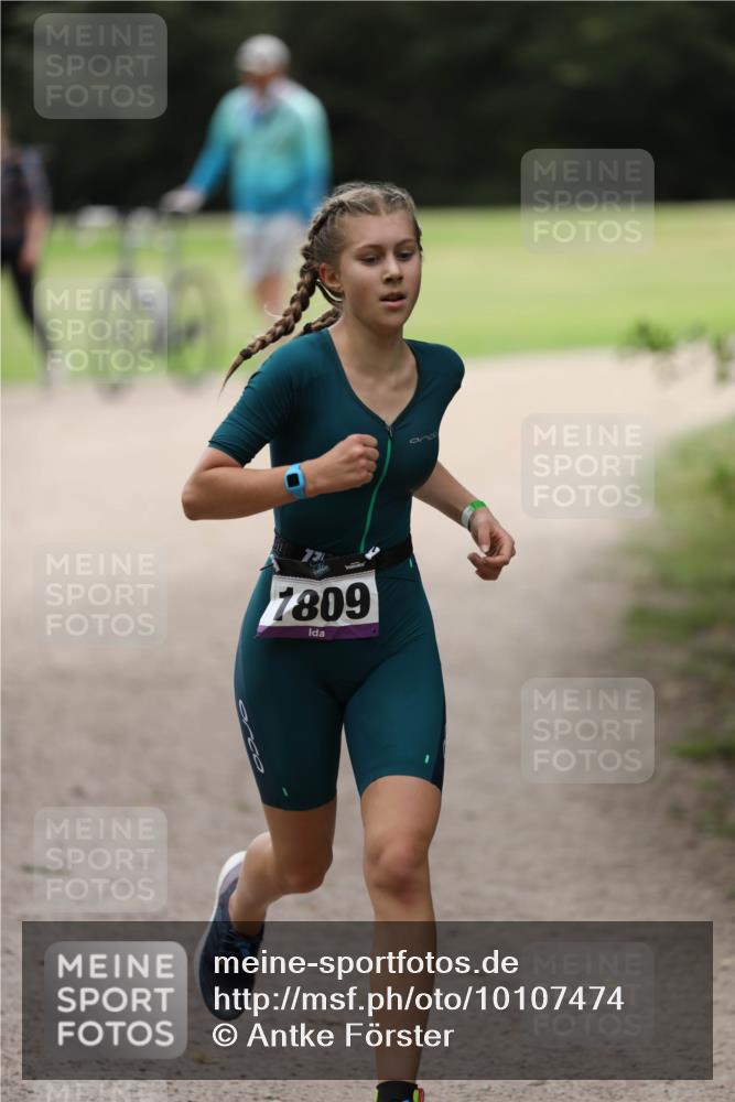 30.08.2026 - Elbe Triathlon Hamburg Antke Förster http://msf.ph/oto/10107474 30.08.2026 12:47:49 Laufen 7809 meine-sportfotos.de
