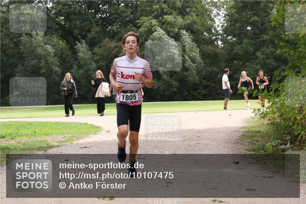 30.08.2026 - Elbe Triathlon Hamburg Antke Förster http://msf.ph/oto/10107475 30.08.2026 12:54:24 Laufen 1805 meine-sportfotos.de