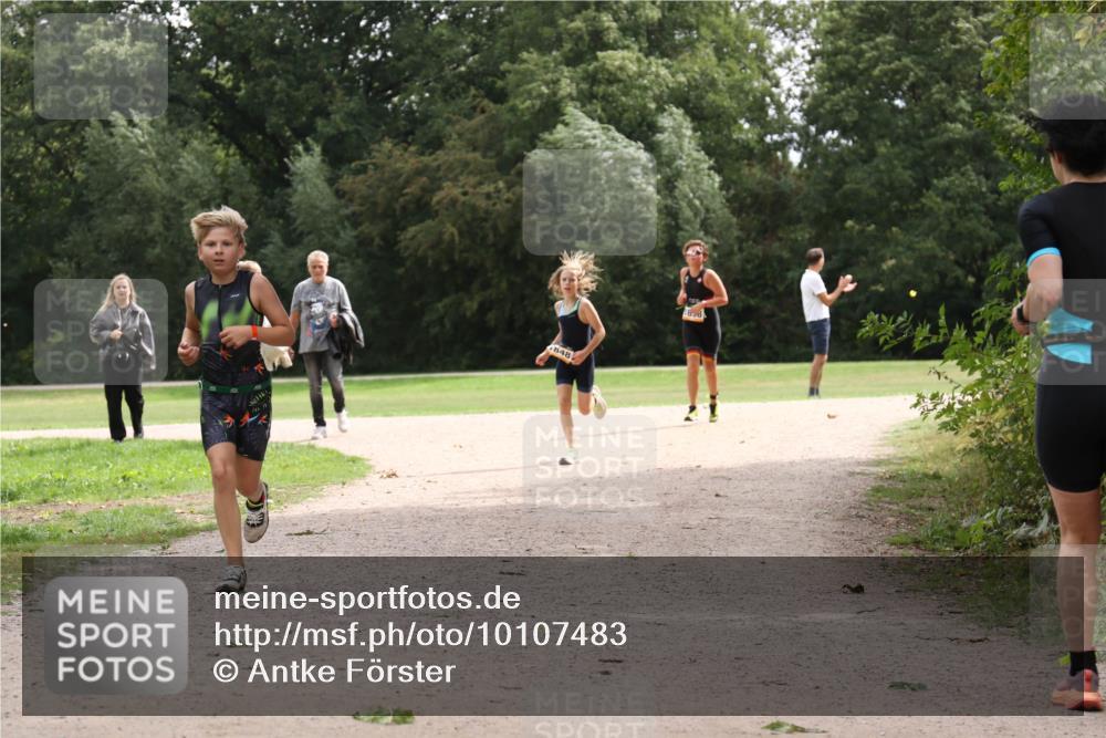 30.08.2026 - Elbe Triathlon Hamburg Antke Förster http://msf.ph/oto/10107483 30.08.2026 12:54:27 Laufen 848, 1858 meine-sportfotos.de